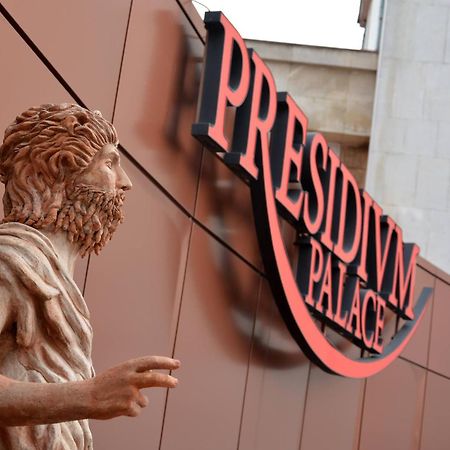 Hotel Presidivm Palace Ловеч Экстерьер фото
