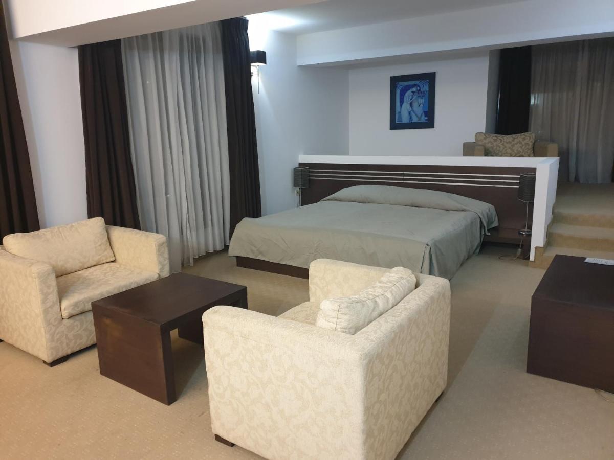 Hotel Presidivm Palace Ловеч Экстерьер фото