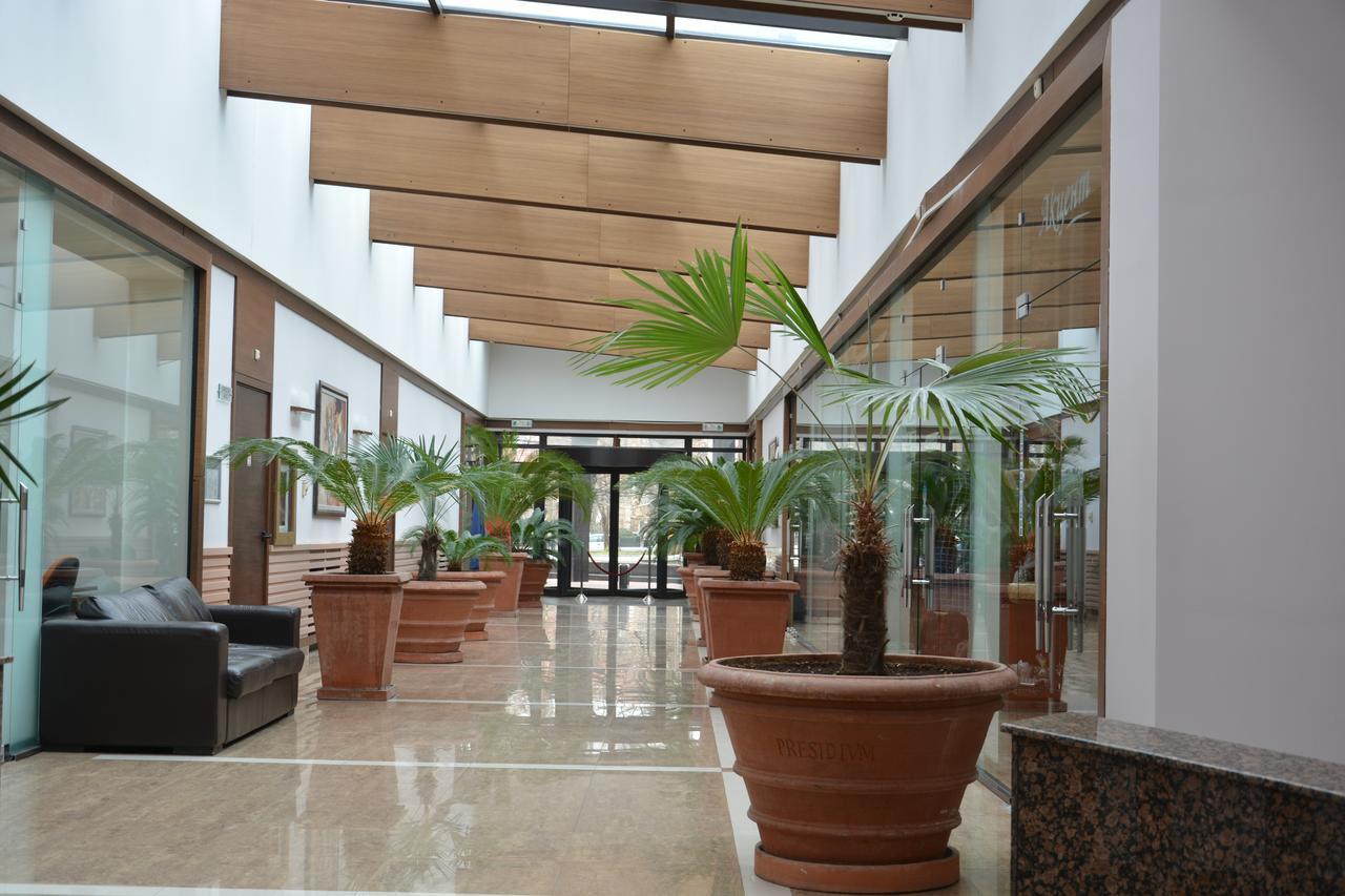Hotel Presidivm Palace Ловеч Экстерьер фото