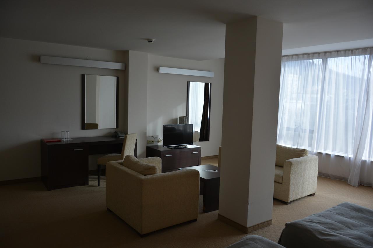 Hotel Presidivm Palace Ловеч Экстерьер фото
