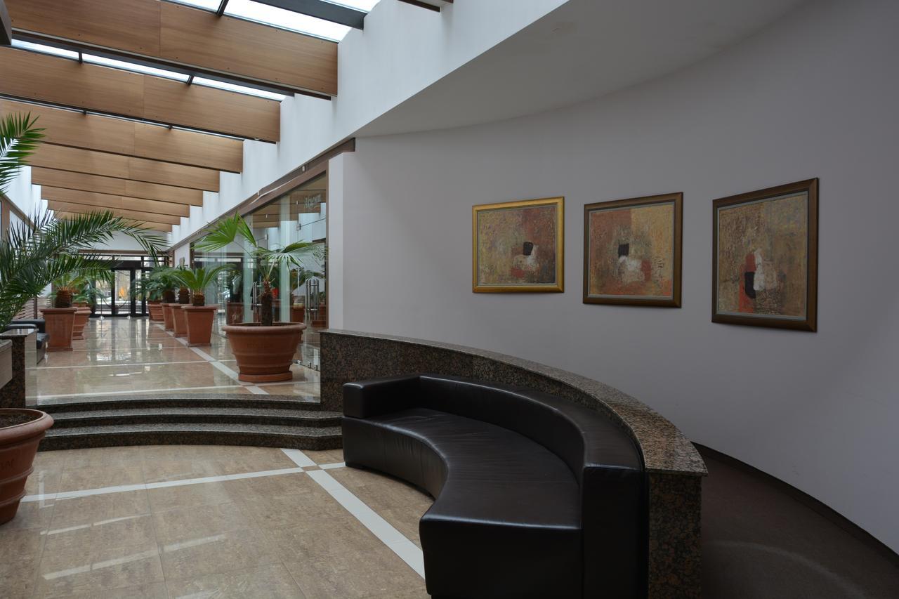 Hotel Presidivm Palace Ловеч Экстерьер фото