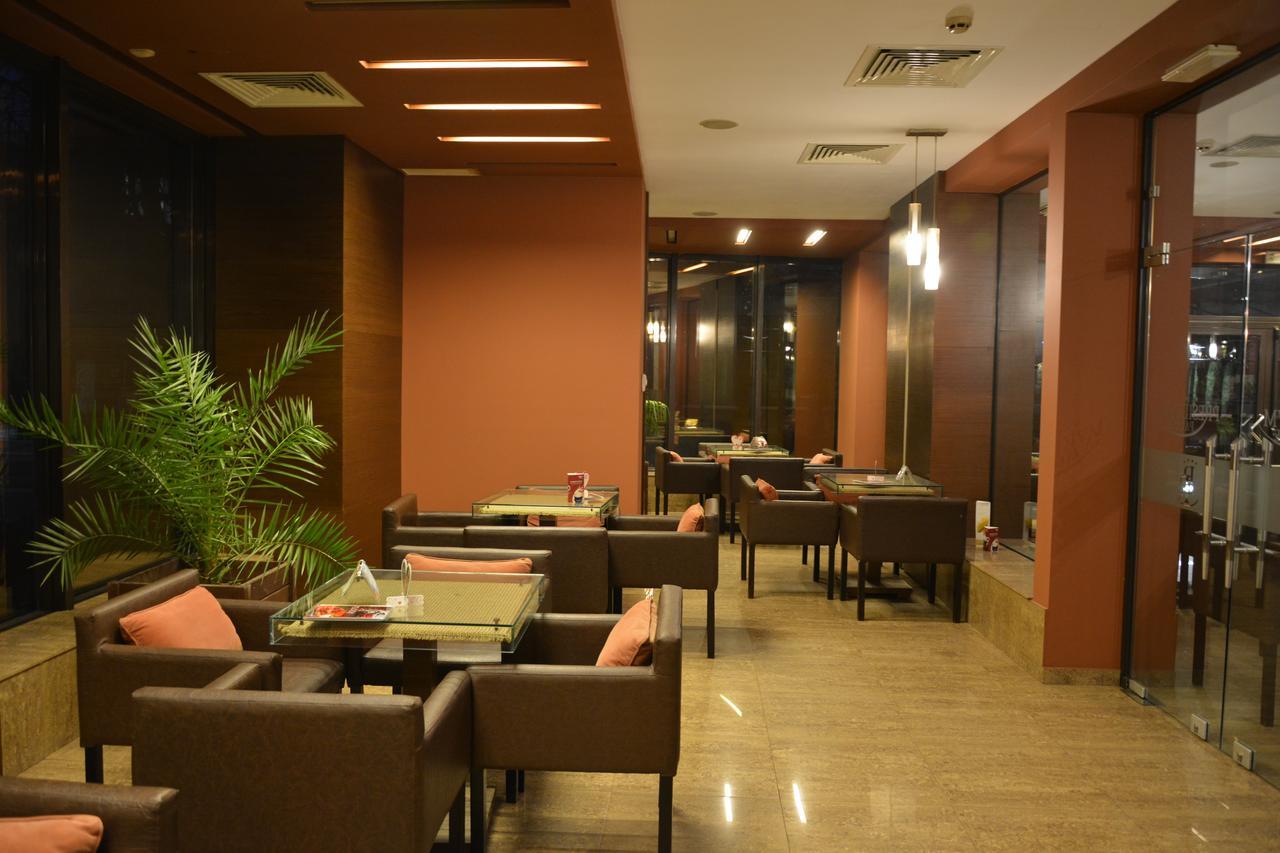 Hotel Presidivm Palace Ловеч Экстерьер фото